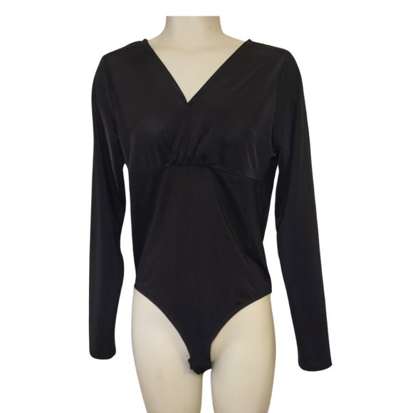 H&M Black  V-neck - Long Sleeve  Women's Top - Picture 1 of 4